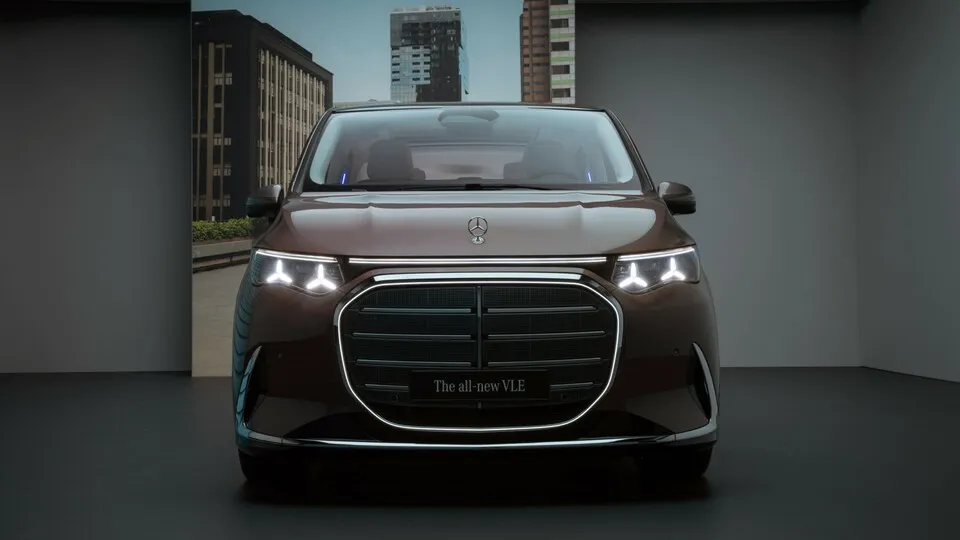 Mercedes-Benz präsentierte auf der Weltpremiere in Stuttgart erste Details zum neuen elektrischen VLE.